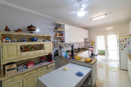 Casa de condomínio à venda com 370m², 4 quartos e 4 vagasCozinha