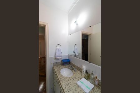 Casa de condomínio à venda com 370m², 4 quartos e 4 vagasBanheiro da Suíte 4