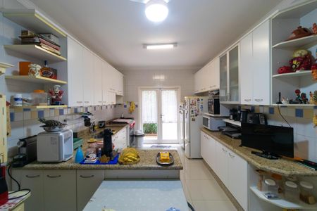 Casa de condomínio à venda com 370m², 4 quartos e 4 vagasCozinha