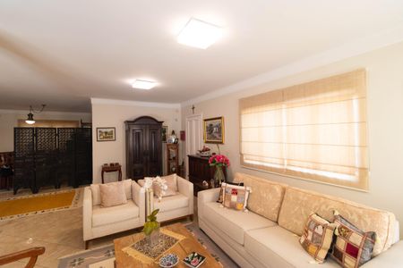 Casa de condomínio à venda com 370m², 4 quartos e 4 vagasSala