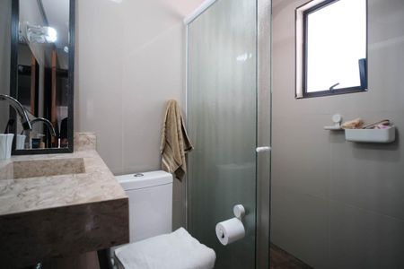 Casa de condomínio à venda com 100m², 2 quartos e 2 vagasBanheiro