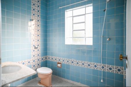 Casa para alugar com 119m², 3 quartos e 2 vagasBanheiro Social