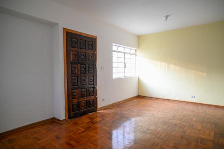 Casa para alugar com 119m², 3 quartos e 2 vagasSala