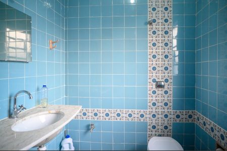 Casa para alugar com 119m², 3 quartos e 2 vagasBanheiro Social