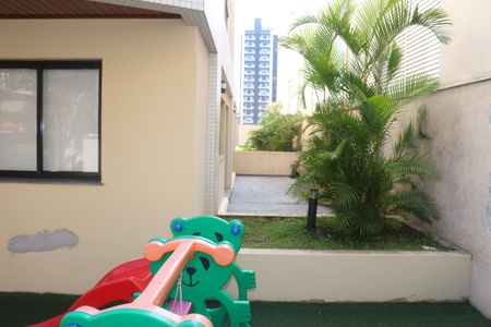 Apartamento à venda com 98m², 3 quartos e 2 vagasÁrea comum - Playground