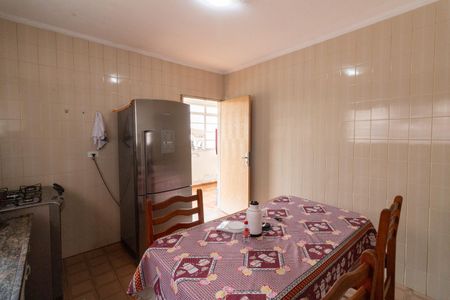 Casa à venda com 250m², 2 quartos e 3 vagas Casa à venda com 250m², 2 quartos e 3 vagasCozinha  Casa 1