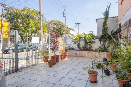 Casa à venda com 250m², 3 quartos e 6 vagas Casa à venda com 250m², 3 quartos e 6 vagasGaragem