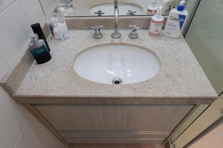 Apartamento à venda com 136m², 3 quartos e 2 vagas Apartamento à venda com 136m², 3 quartos e 2 vagasBanheiro da Suíte 2