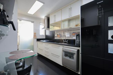 Apartamento à venda com 136m², 3 quartos e 2 vagas Apartamento à venda com 136m², 3 quartos e 2 vagasCozinha