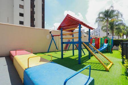 Apartamento à venda com 136m², 3 quartos e 2 vagas Apartamento à venda com 136m², 3 quartos e 2 vagasÁrea comum - Playground