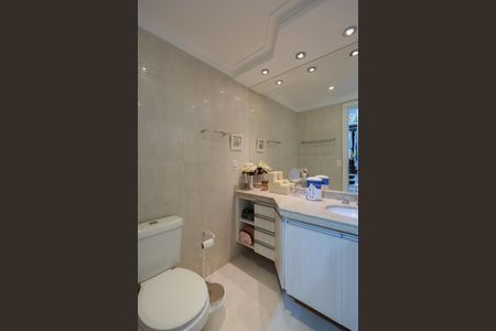 Apartamento à venda com 136m², 3 quartos e 2 vagas Apartamento à venda com 136m², 3 quartos e 2 vagasBanheiro da Suíte 1