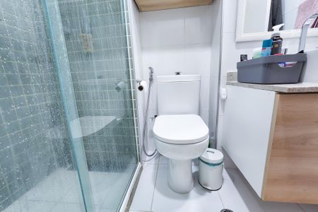 Apartamento à venda com 75m², 2 quartos e 1 vaga Apartamento à venda com 75m², 2 quartos e 1 vagaBanheiro da Suíte