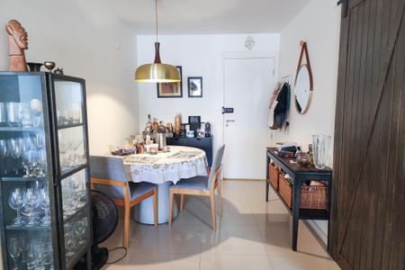 Apartamento à venda com 75m², 2 quartos e 1 vaga Apartamento à venda com 75m², 2 quartos e 1 vagaSala