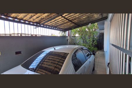 Casa à venda com 193m², 3 quartos e 3 vagas Casa à venda com 193m², 3 quartos e 3 vagasGaragem