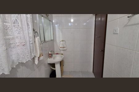 Casa à venda com 193m², 3 quartos e 3 vagas Casa à venda com 193m², 3 quartos e 3 vagasBanheiro Social
