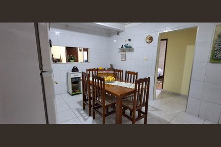 Casa à venda com 193m², 3 quartos e 3 vagas Casa à venda com 193m², 3 quartos e 3 vagasCozinha