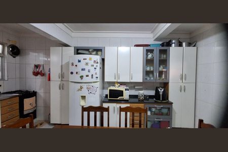 Casa à venda com 193m², 3 quartos e 3 vagas Casa à venda com 193m², 3 quartos e 3 vagasCozinha