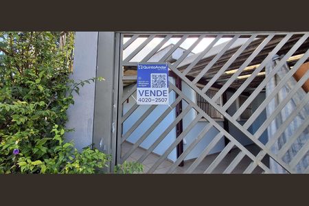 Casa à venda com 193m², 3 quartos e 3 vagas Casa à venda com 193m², 3 quartos e 3 vagasPlaquinha