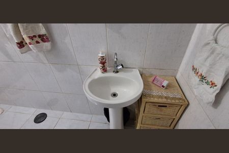 Casa à venda com 193m², 3 quartos e 3 vagas Casa à venda com 193m², 3 quartos e 3 vagasBanheiro Social