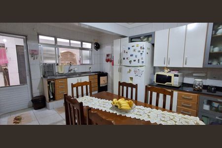 Casa à venda com 193m², 3 quartos e 3 vagas Casa à venda com 193m², 3 quartos e 3 vagasCozinha