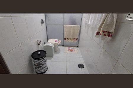 Casa à venda com 193m², 3 quartos e 3 vagas Casa à venda com 193m², 3 quartos e 3 vagasBanheiro Social