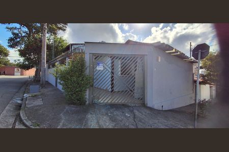 Casa à venda com 193m², 3 quartos e 3 vagas Casa à venda com 193m², 3 quartos e 3 vagasFachada