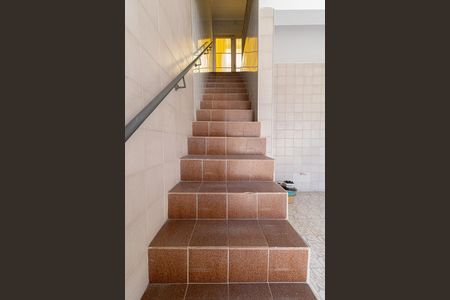 Casa à venda com 188m², 3 quartos e 2 vagas Casa à venda com 188m², 3 quartos e 2 vagasCasa 1 - Escada