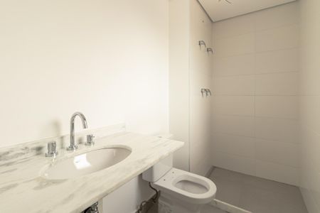 Apartamento à venda com 181m², 3 quartos e 2 vagas Apartamento à venda com 181m², 3 quartos e 2 vagasBanheiro da Suíte 2