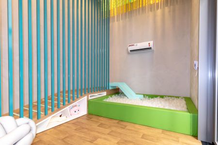 Apartamento à venda com 181m², 3 quartos e 2 vagas Apartamento à venda com 181m², 3 quartos e 2 vagasÁrea comum - Brinquedoteca