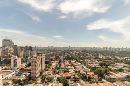 Apartamento à venda com 181m², 3 quartos e 2 vagas Apartamento à venda com 181m², 3 quartos e 2 vagasÁrea comum - Piscina