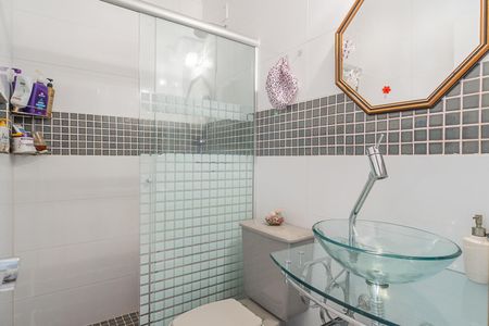 Casa de condomínio à venda com 180m², 3 quartos e 2 vagas Casa de condomínio à venda com 180m², 3 quartos e 2 vagasBanheiro Social