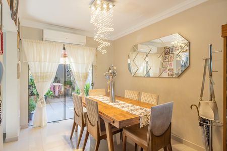 Casa de condomínio à venda com 180m², 3 quartos e 2 vagas Casa de condomínio à venda com 180m², 3 quartos e 2 vagasSala