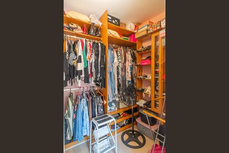 Casa de condomínio à venda com 180m², 3 quartos e 2 vagas Casa de condomínio à venda com 180m², 3 quartos e 2 vagasQuarto 3 - Suíte