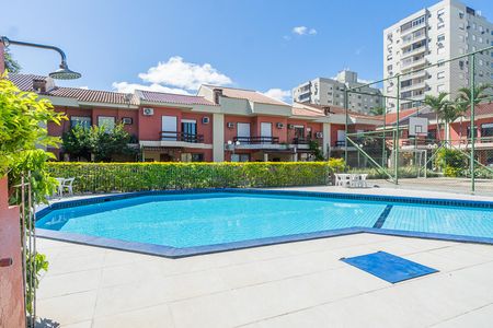 Casa de condomínio à venda com 180m², 3 quartos e 2 vagas Casa de condomínio à venda com 180m², 3 quartos e 2 vagasÁrea comum - Piscina