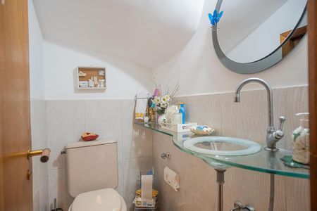 Casa de condomínio à venda com 180m², 3 quartos e 2 vagas Casa de condomínio à venda com 180m², 3 quartos e 2 vagasLavabo