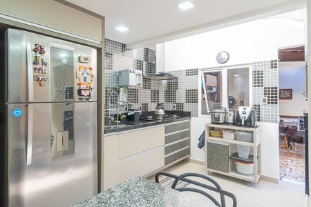 Casa de condomínio à venda com 180m², 3 quartos e 2 vagas Casa de condomínio à venda com 180m², 3 quartos e 2 vagasCozinha