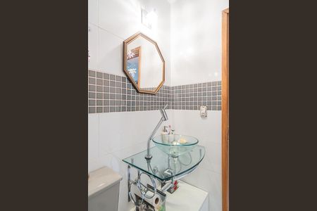 Casa de condomínio à venda com 180m², 3 quartos e 2 vagas Casa de condomínio à venda com 180m², 3 quartos e 2 vagasBanheiro Social