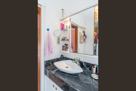 Casa de condomínio à venda com 180m², 3 quartos e 2 vagas Casa de condomínio à venda com 180m², 3 quartos e 2 vagasBanheiro da Suíte