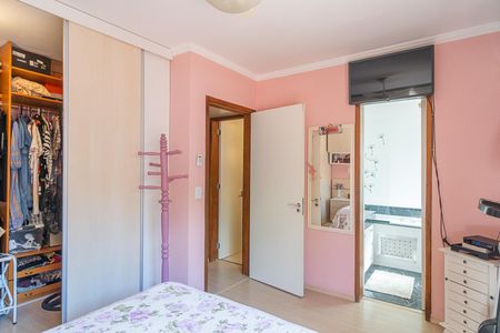 Casa de condomínio à venda com 180m², 3 quartos e 2 vagas Casa de condomínio à venda com 180m², 3 quartos e 2 vagasQuarto 3 - Suíte