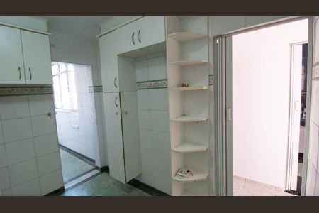 Apartamento à venda com 65m², 2 quartos e 1 vaga Apartamento à venda com 65m², 2 quartos e 1 vagaCozinha