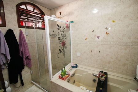 Casa à venda com 150m², 3 quartos e 4 vagasBanheiro social