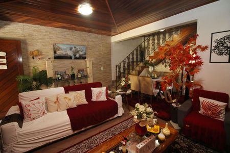 Casa à venda com 150m², 3 quartos e 4 vagasSala