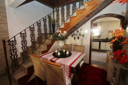 Casa à venda com 150m², 3 quartos e 4 vagasSala