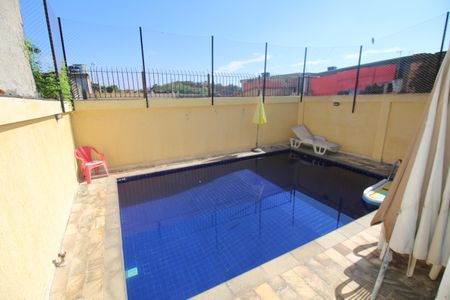 Casa à venda com 150m², 3 quartos e 4 vagasÁrea comum - Piscina