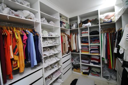 Casa à venda com 200m², 3 quartos e 1 vagaCloset da suíte