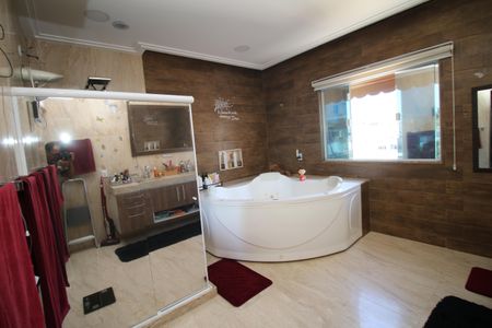 Casa à venda com 200m², 3 quartos e 1 vagaBanheiro da Suíte