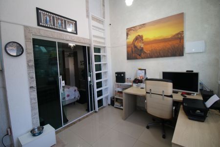 Casa à venda com 200m², 3 quartos e 1 vagaEscritório