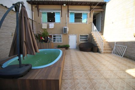 Casa à venda com 200m², 3 quartos e 1 vagaPiscina