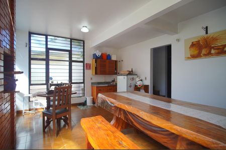 Casa à venda com 320m², 4 quartos e 5 vagasEspaço Gourmet