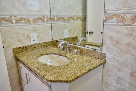 Apartamento à venda com 100m², 3 quartos e 2 vagas Apartamento à venda com 100m², 3 quartos e 2 vagasBanheiro da Suíte